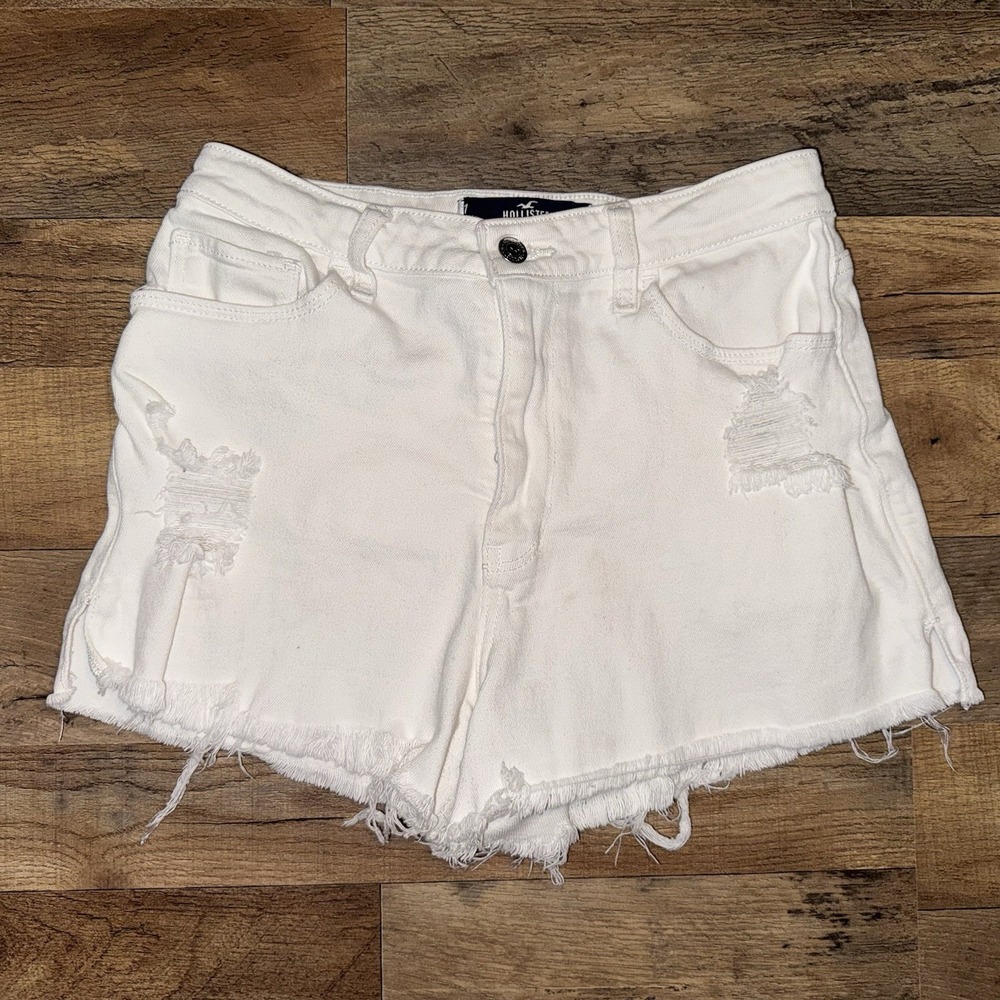 Hollister Ultra High Rise‎ Vintage Relaxed Mom Short 3" White Size 7